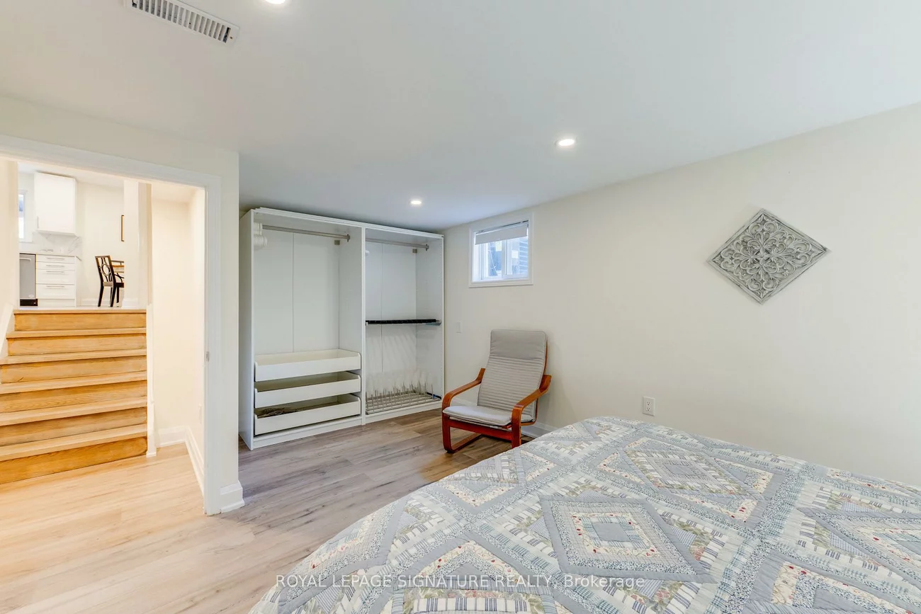 8, Bellbury, Don Valley Village, Toronto