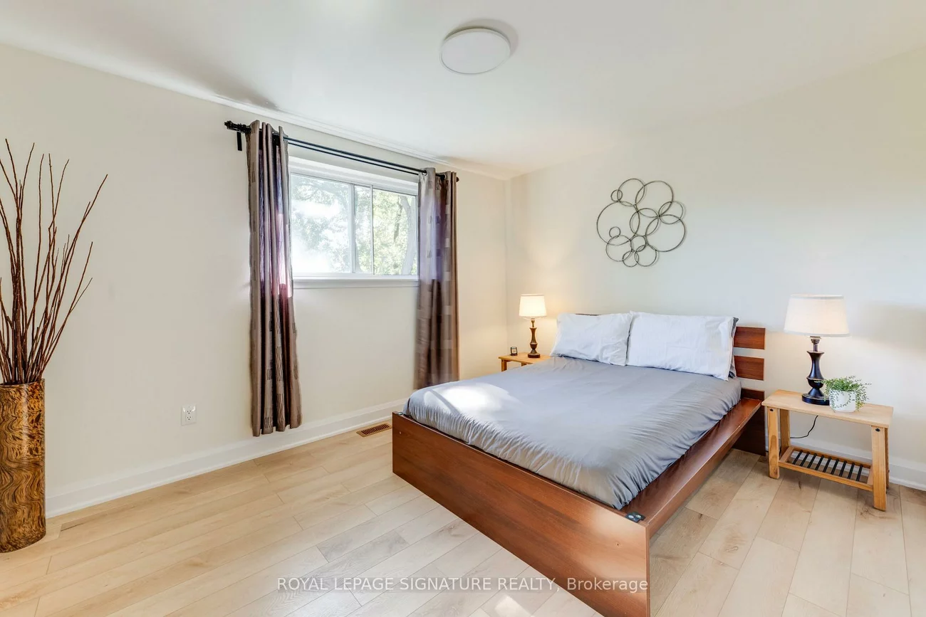 8, Bellbury, Don Valley Village, Toronto