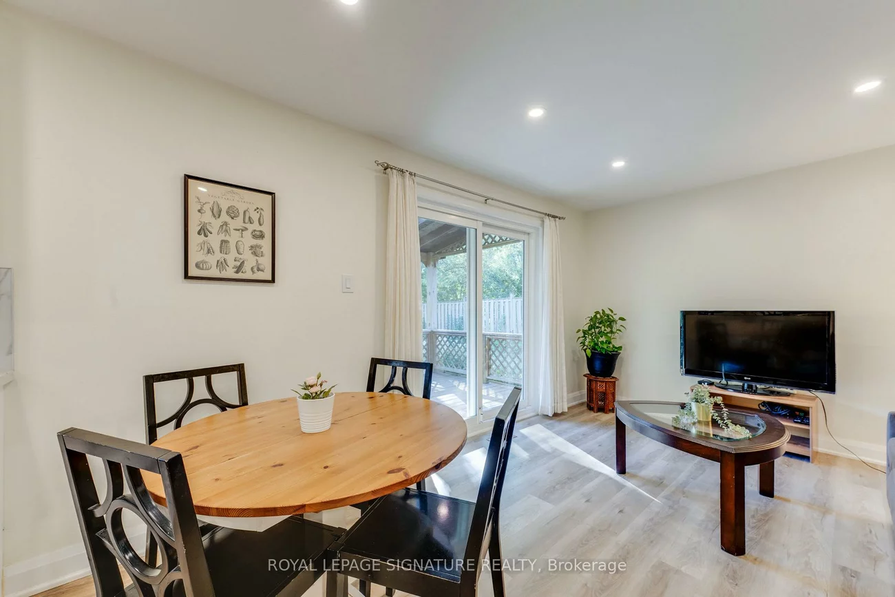 8, Bellbury, Don Valley Village, Toronto