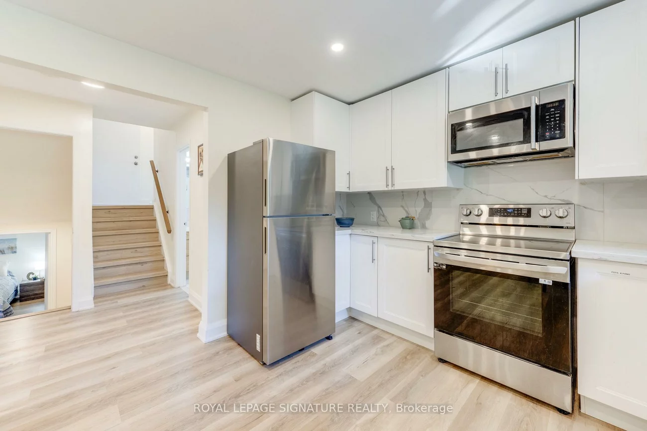 8, Bellbury, Don Valley Village, Toronto