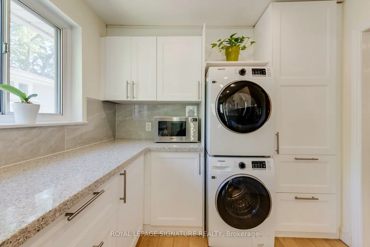 8, Bellbury, Don Valley Village, Toronto