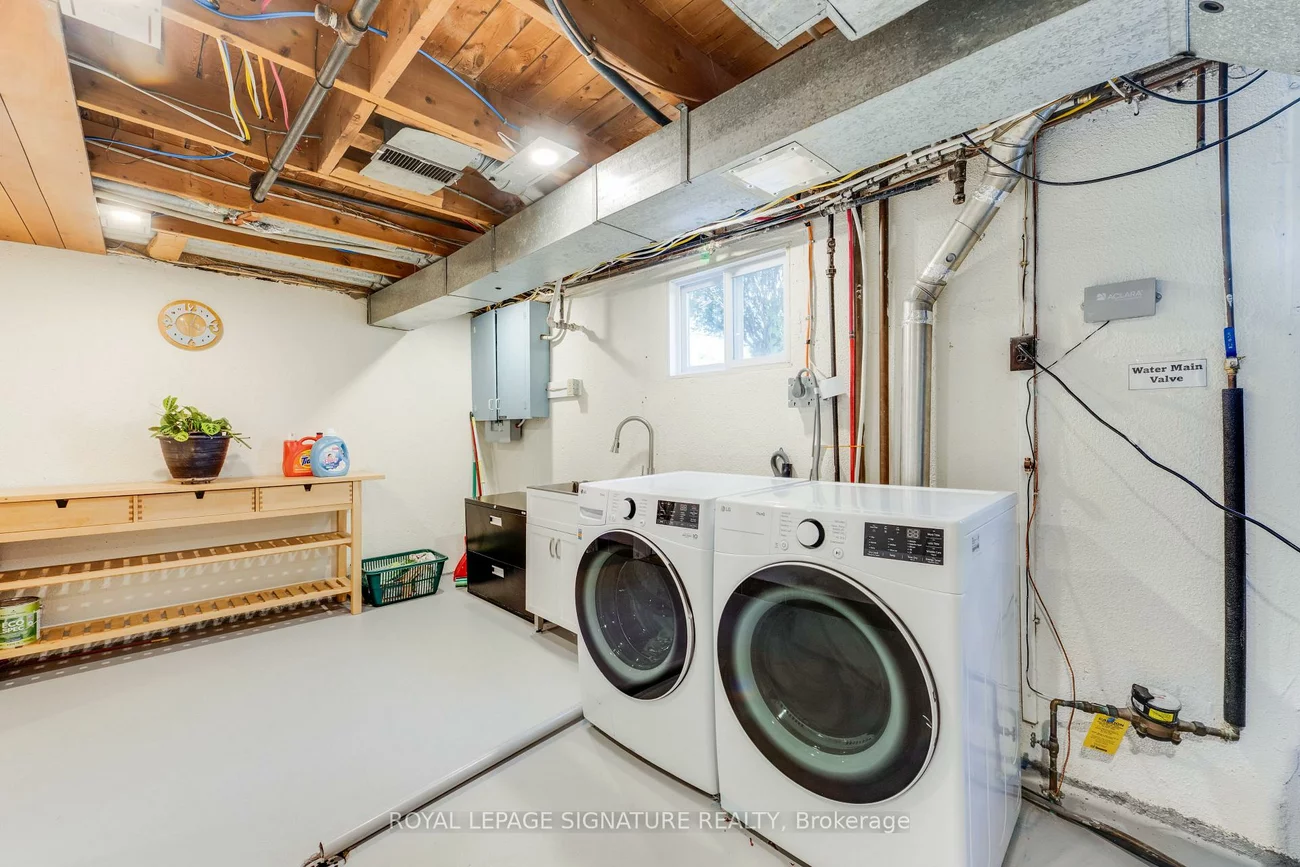 8, Bellbury, Don Valley Village, Toronto