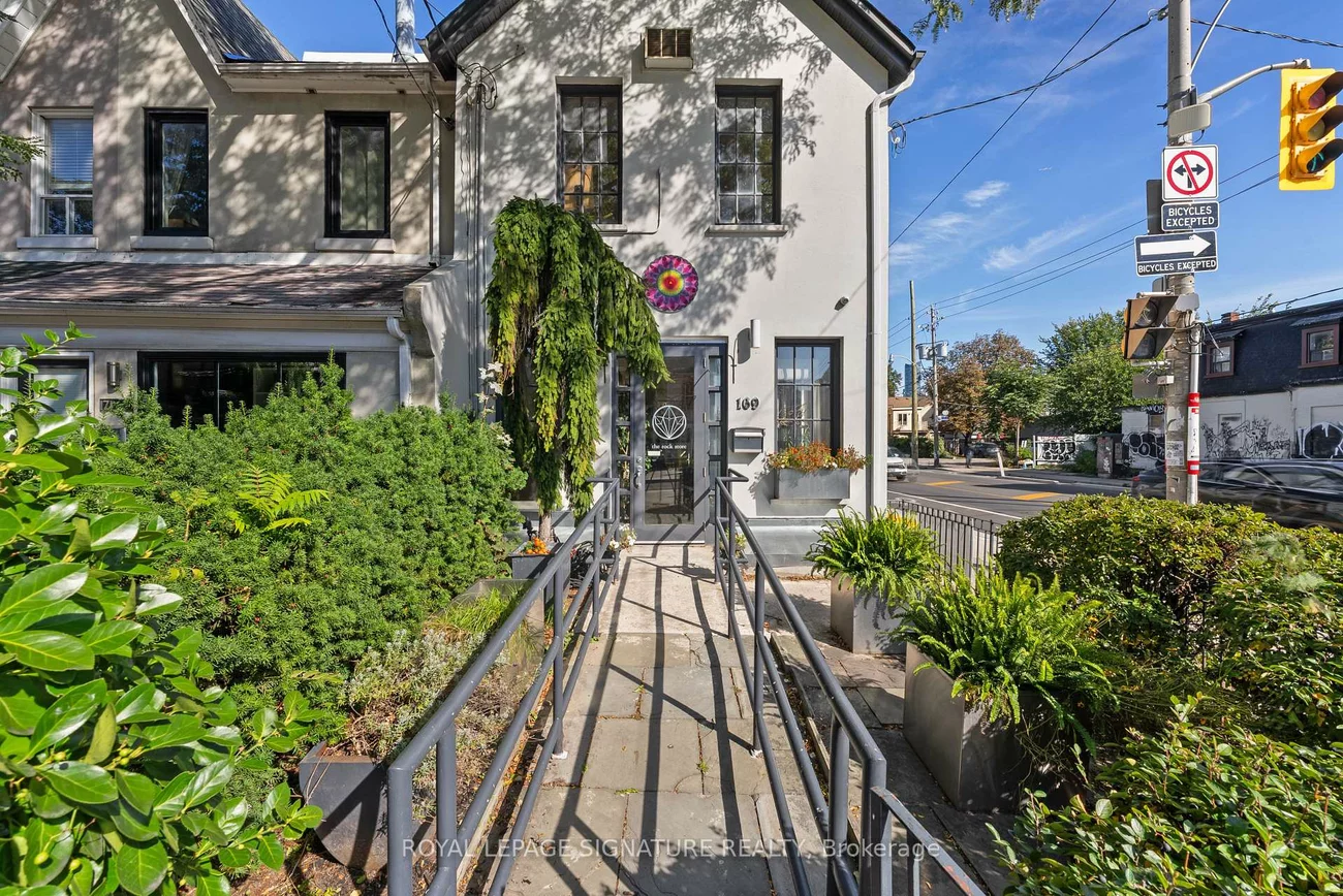 154, Harbord, Annex, Toronto