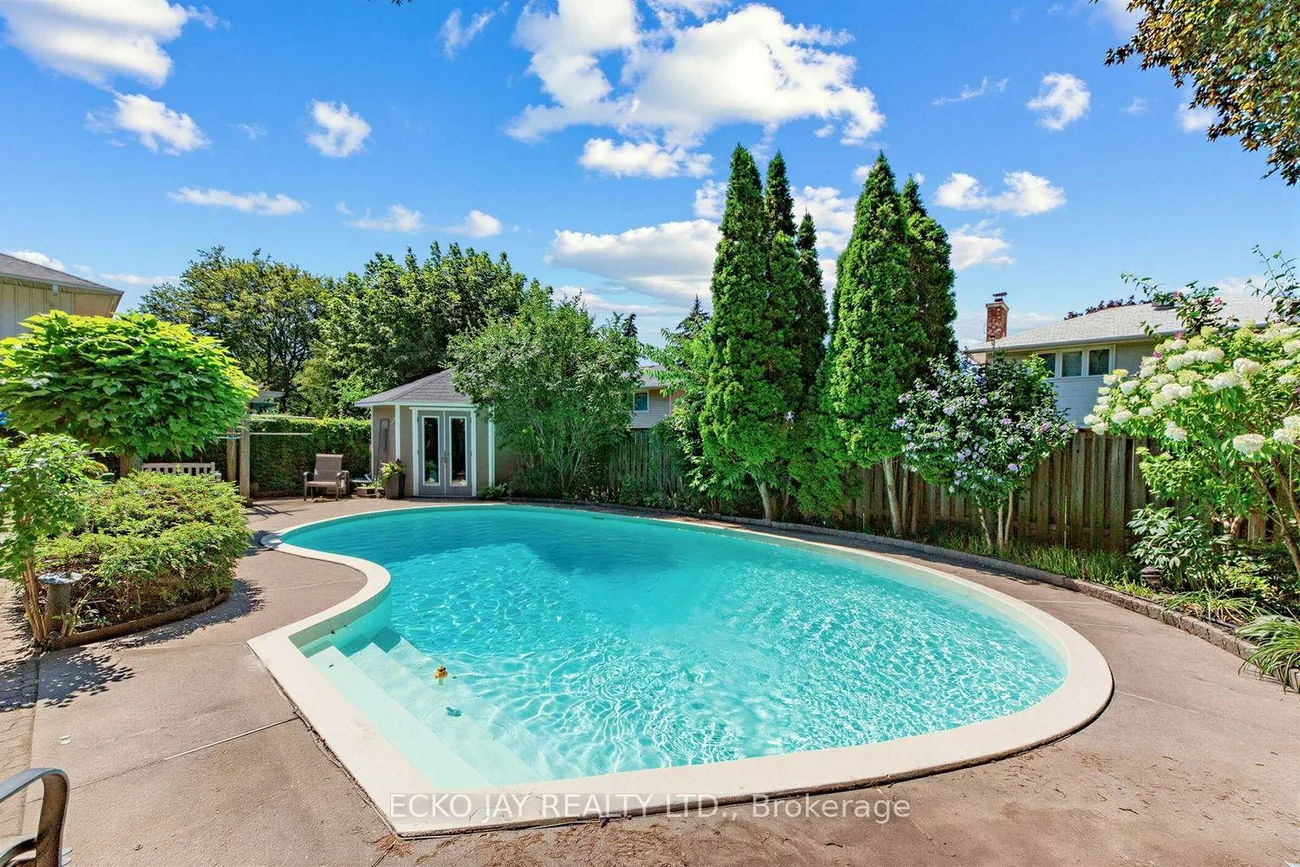 22, Meadowglade, Henry Farm, Toronto