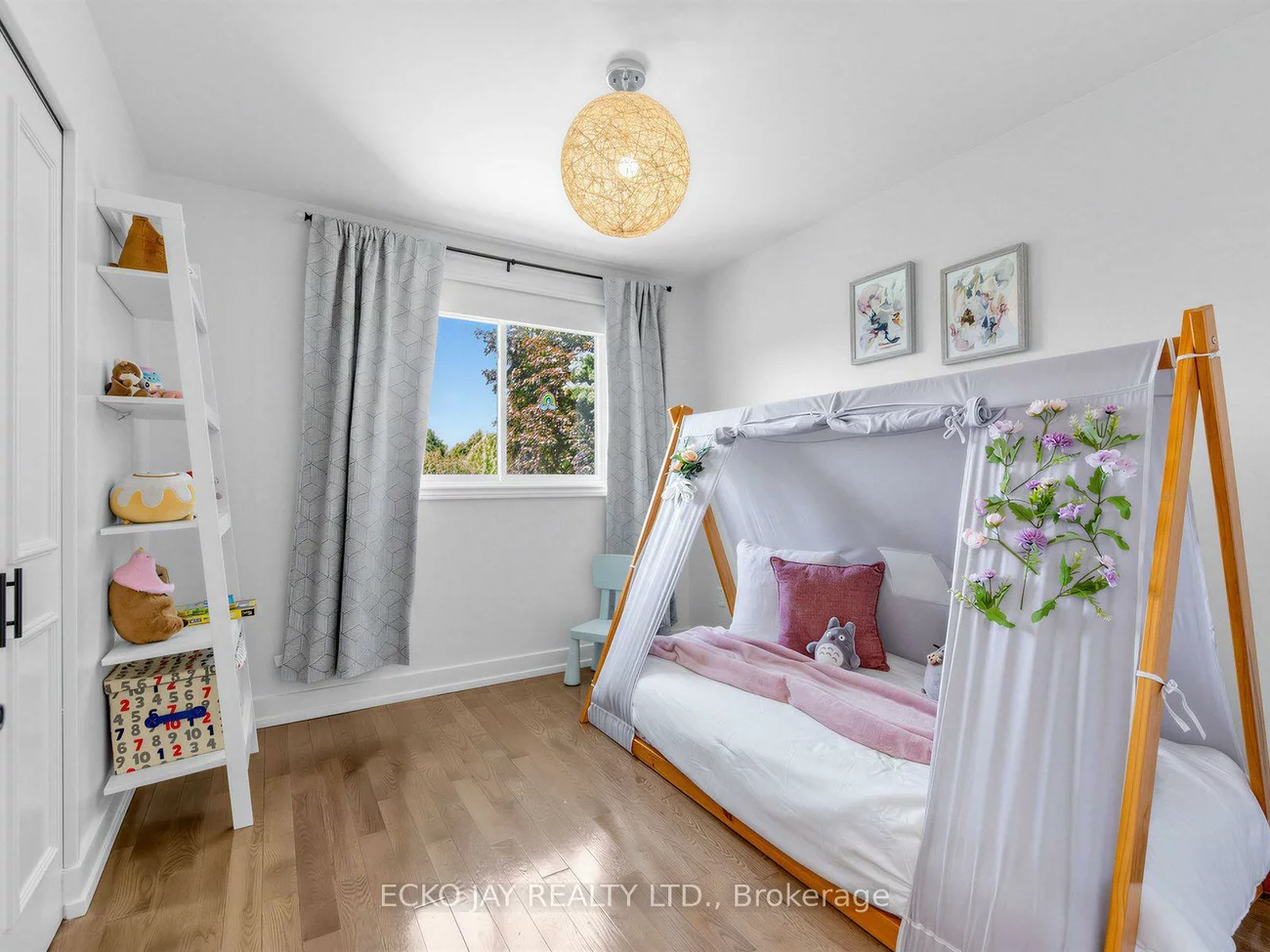 22, Meadowglade, Henry Farm, Toronto