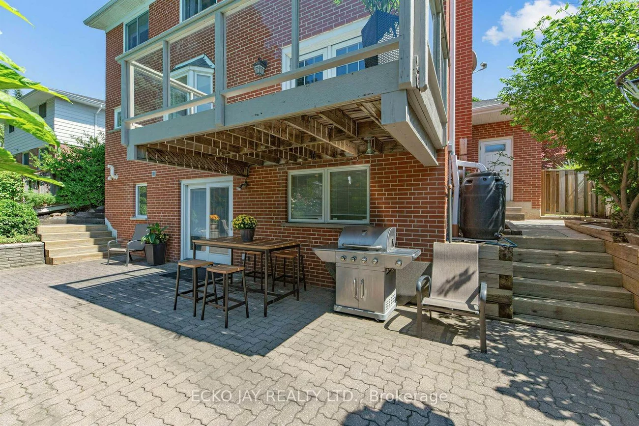 22, Meadowglade, Henry Farm, Toronto