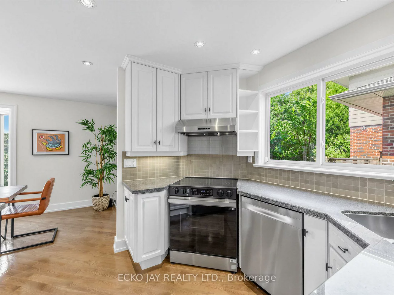22, Meadowglade, Henry Farm, Toronto
