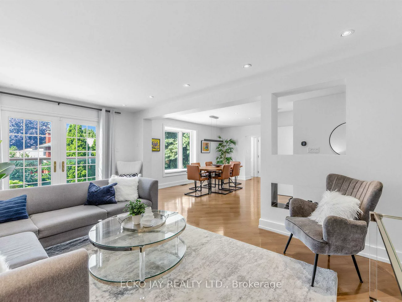 22, Meadowglade, Henry Farm, Toronto