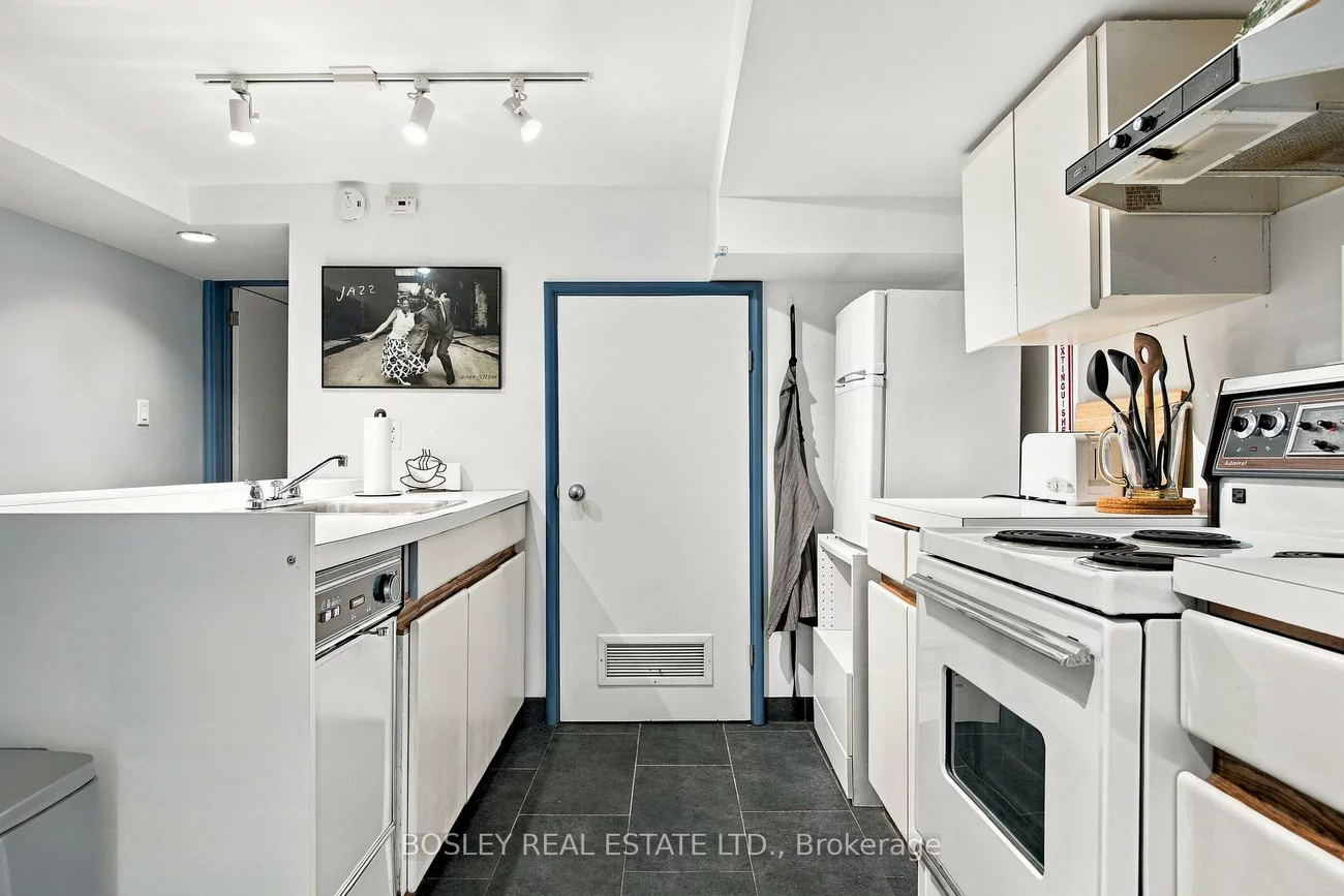 33A, Henry, Kensington-Chinatown, Toronto