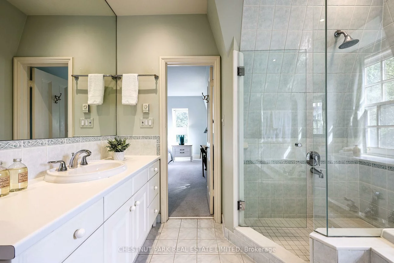63, Lonsdale, Yonge-St. Clair, Toronto