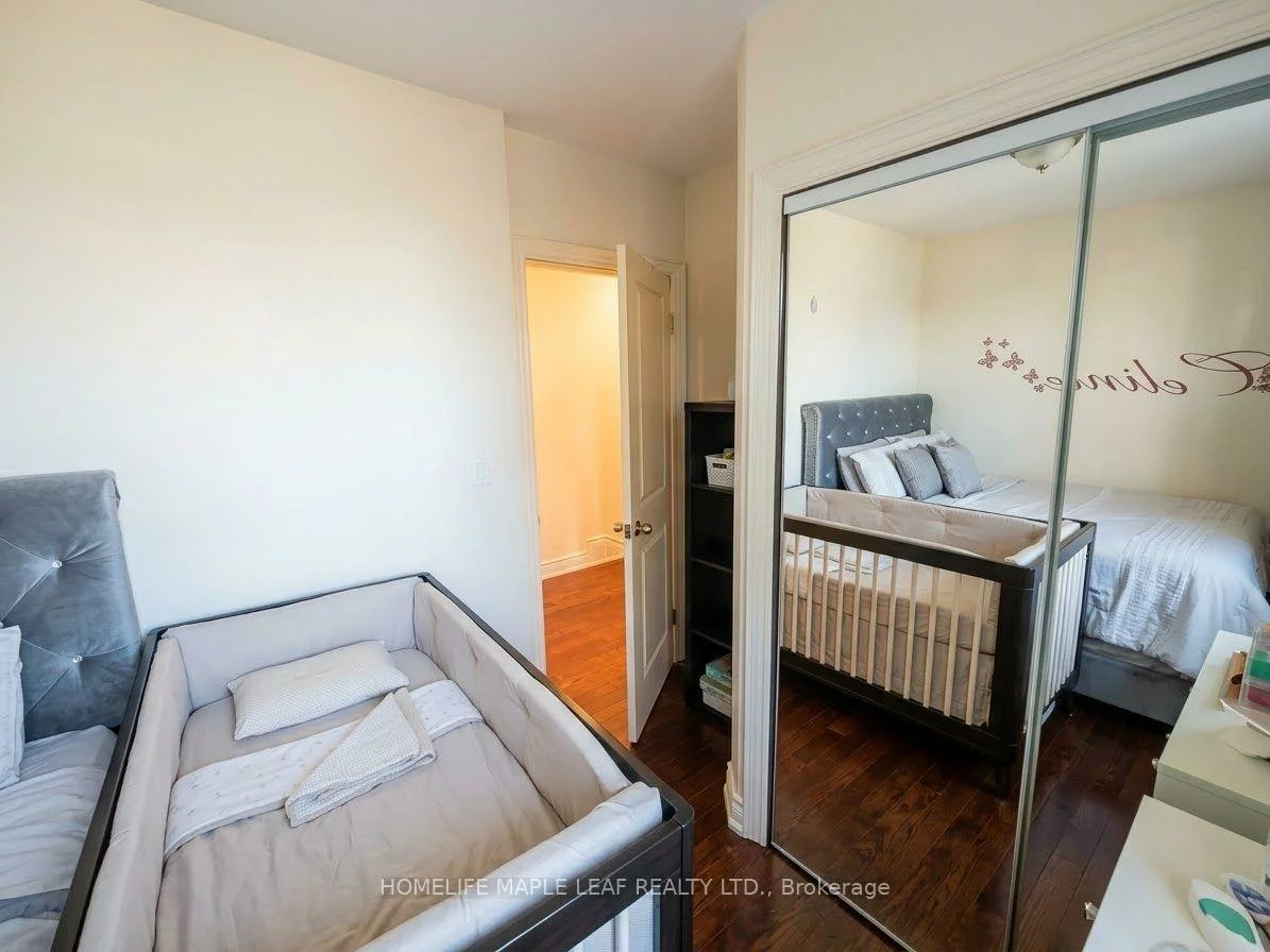 600, Oakwood, Oakwood Village, Toronto
