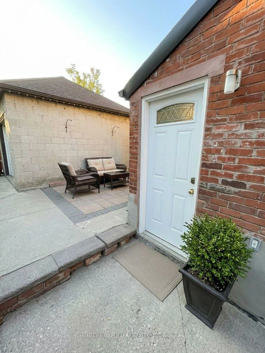 600, Oakwood, Oakwood Village, Toronto