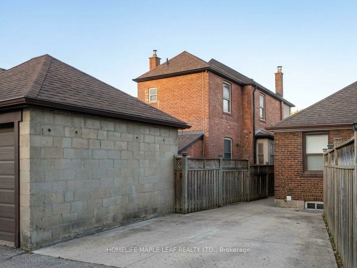 600, Oakwood, Oakwood Village, Toronto