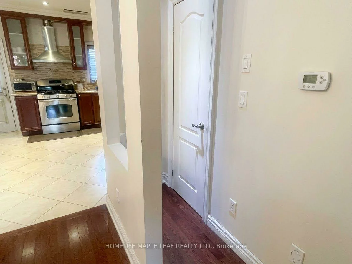 600, Oakwood, Oakwood Village, Toronto
