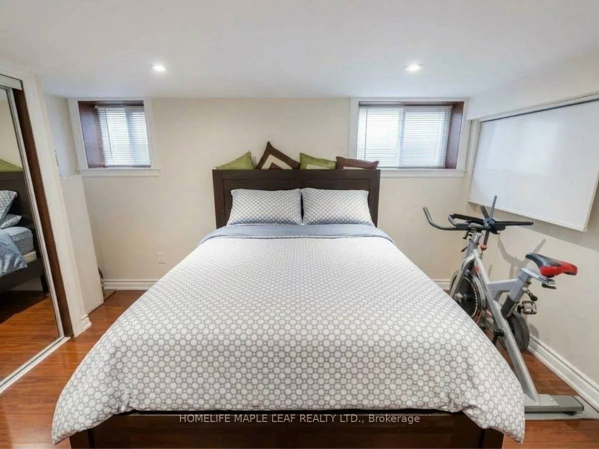 600, Oakwood, Oakwood Village, Toronto