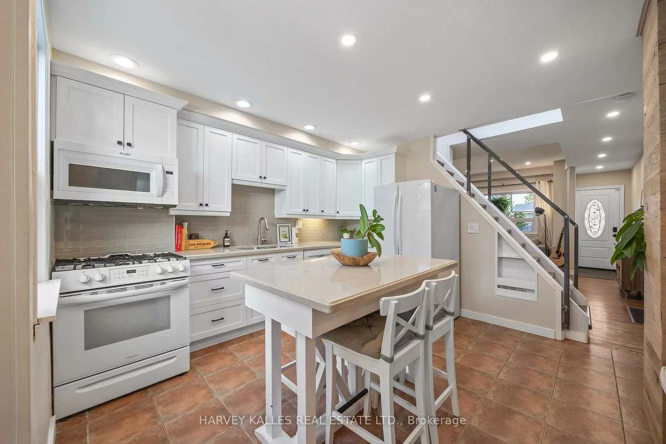 495, Roxton, Palmerston-Little Italy, Toronto