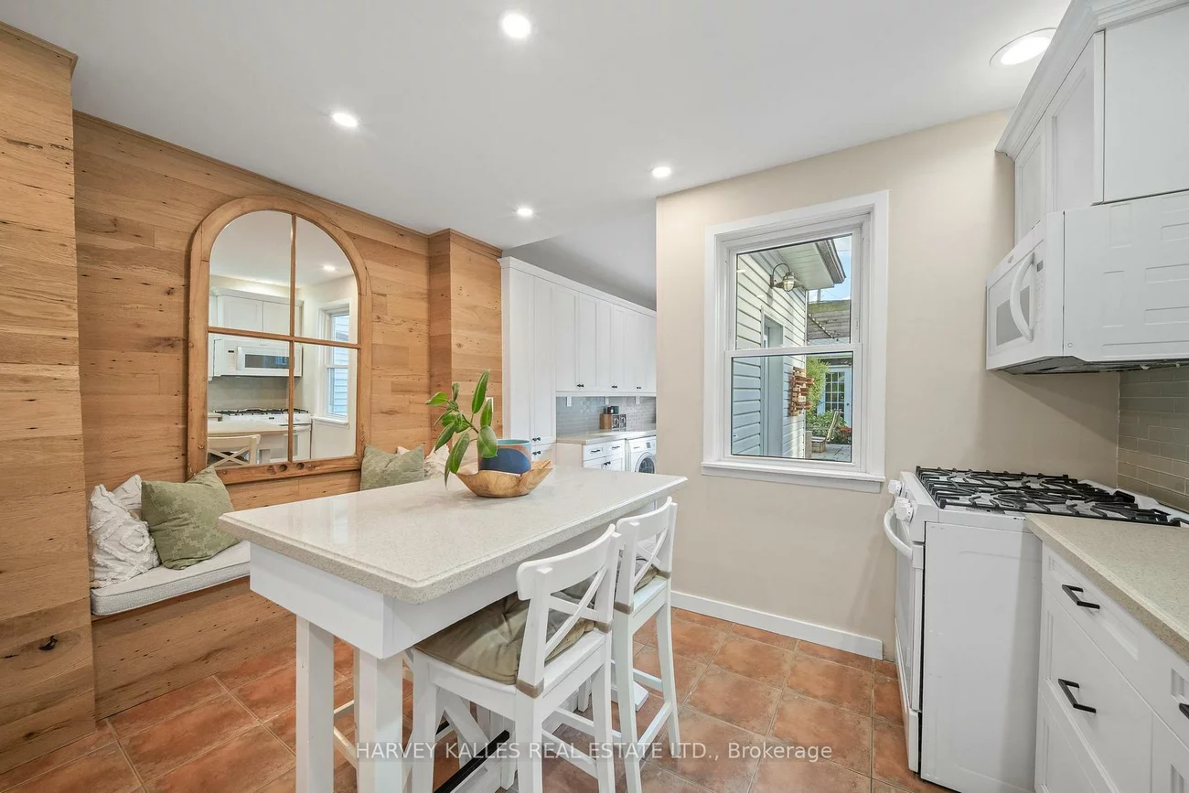 495, Roxton, Palmerston-Little Italy, Toronto