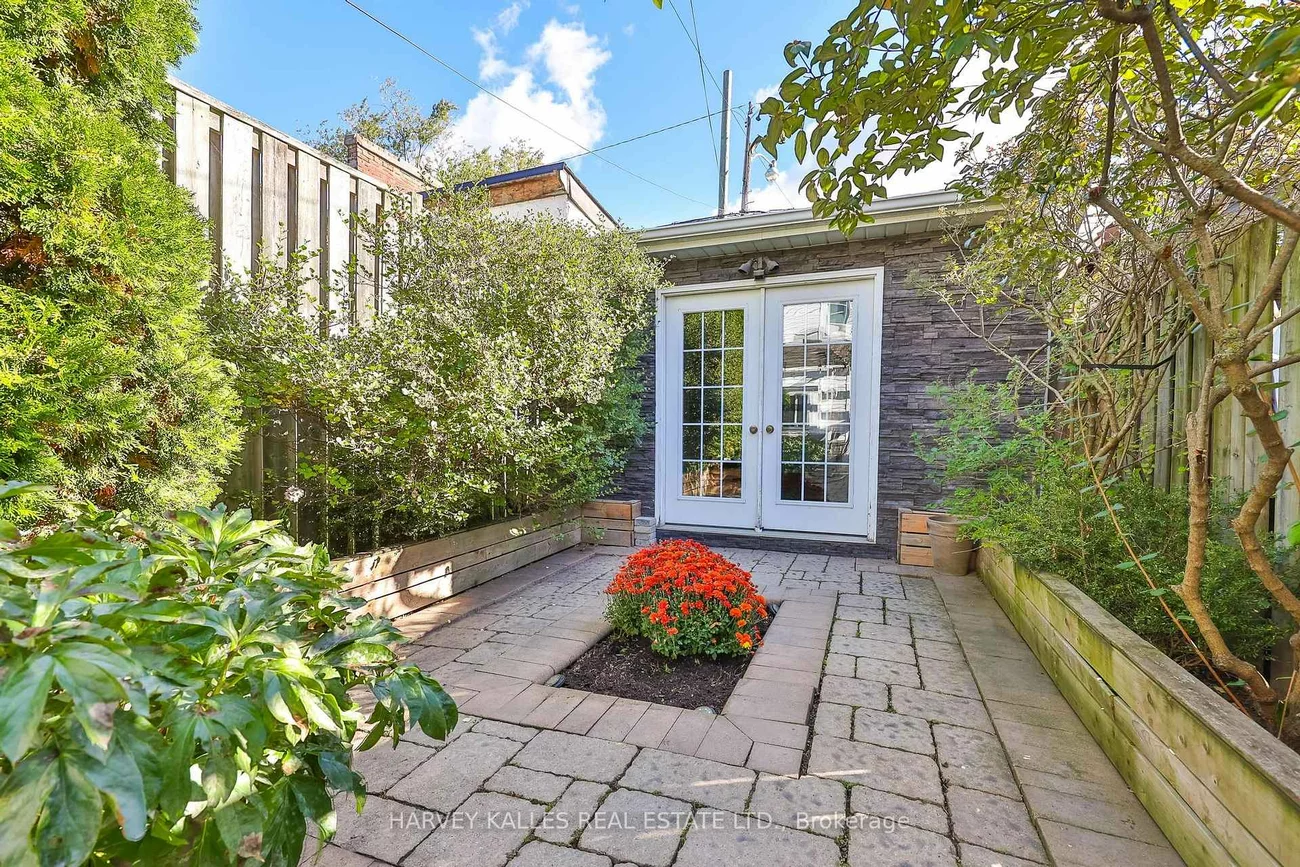 495, Roxton, Palmerston-Little Italy, Toronto