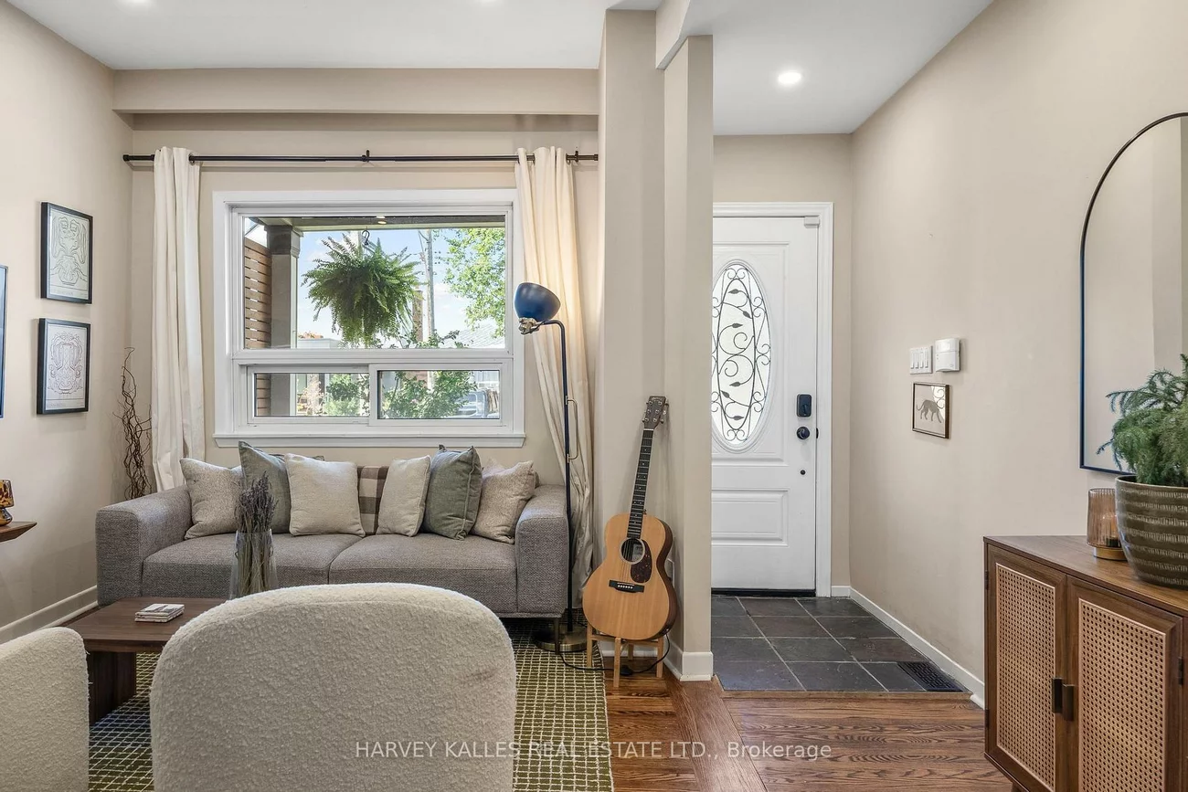 495, Roxton, Palmerston-Little Italy, Toronto