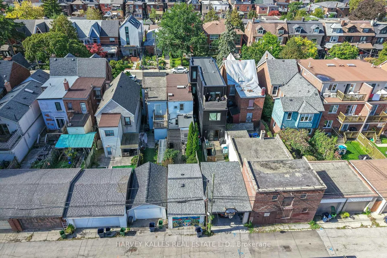 495, Roxton, Palmerston-Little Italy, Toronto