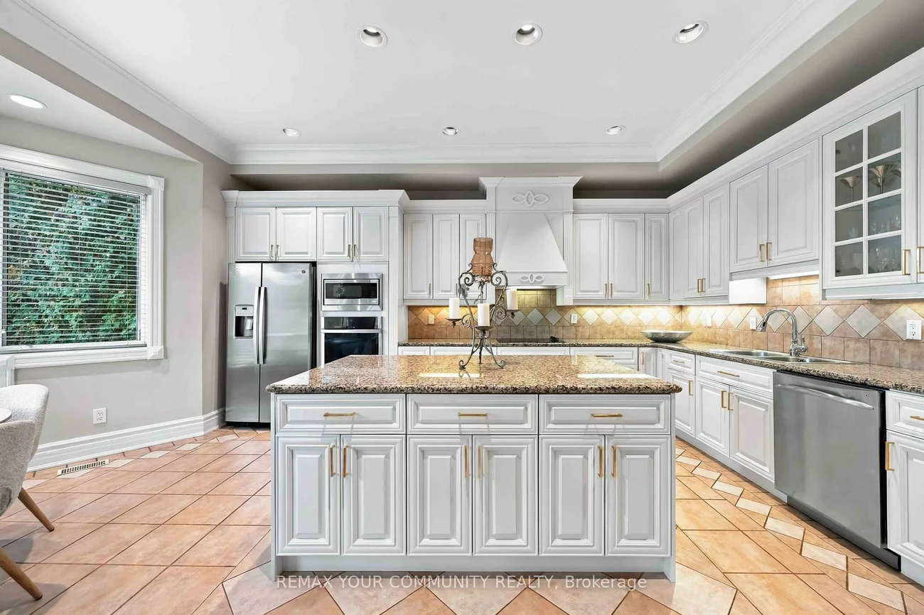 571, Old Orchard, Bedford Park-Nortown, Toronto