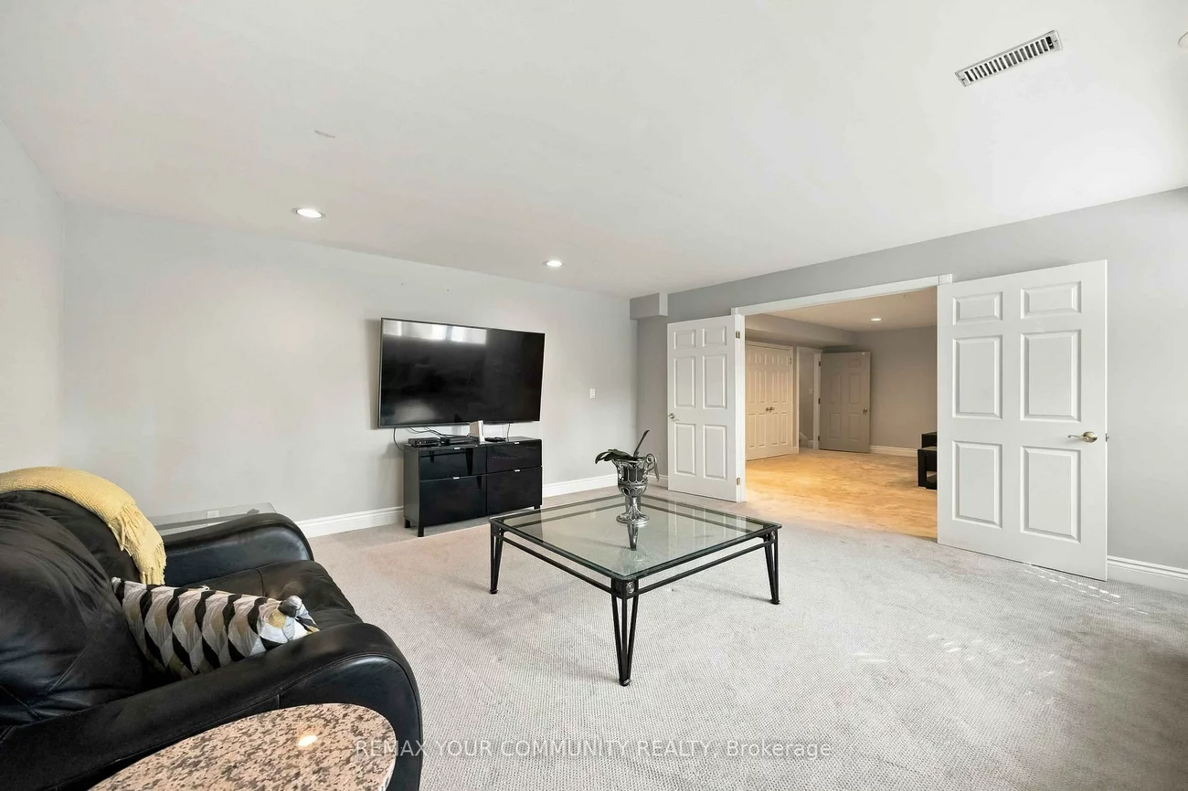 571, Old Orchard, Bedford Park-Nortown, Toronto