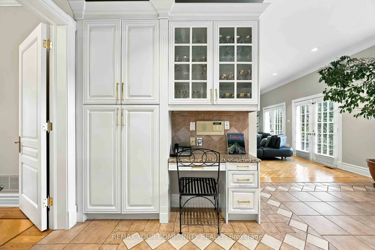 571, Old Orchard, Bedford Park-Nortown, Toronto