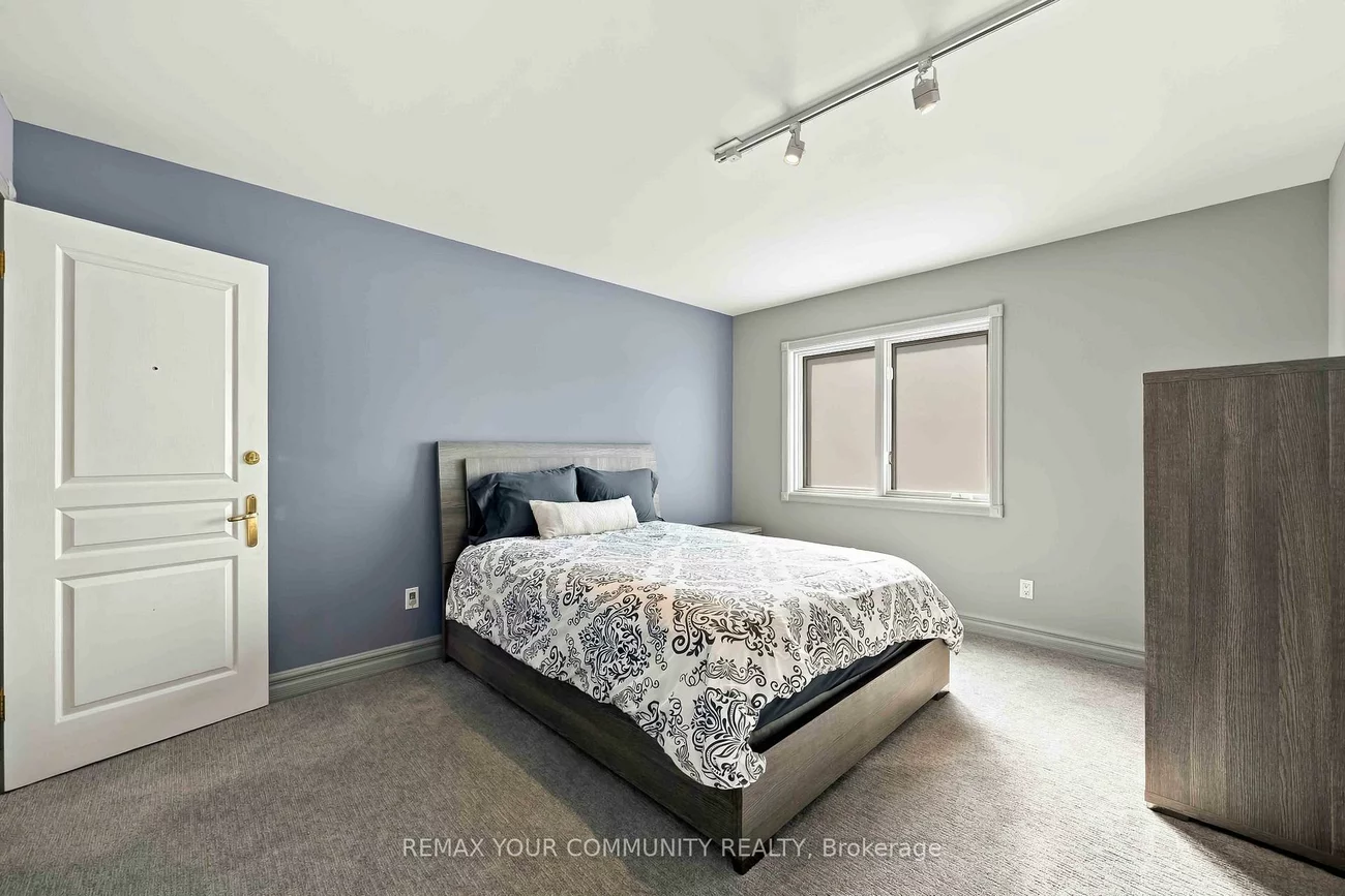 571, Old Orchard, Bedford Park-Nortown, Toronto