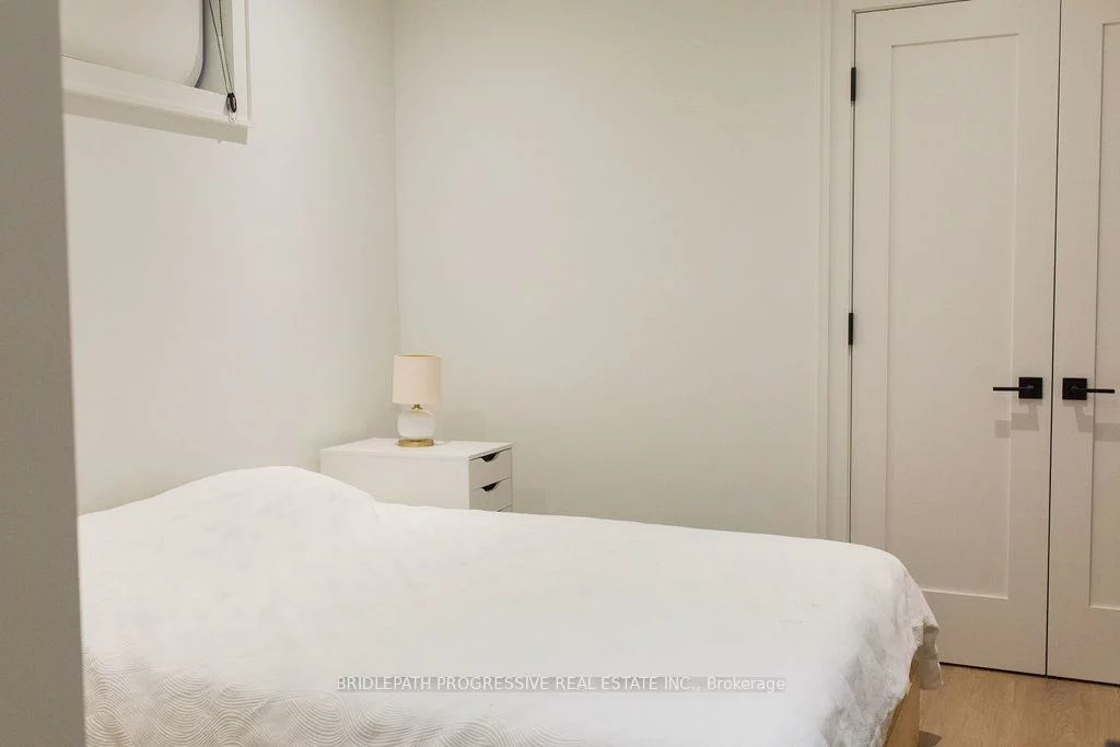 127, Glenvale, Leaside, Toronto