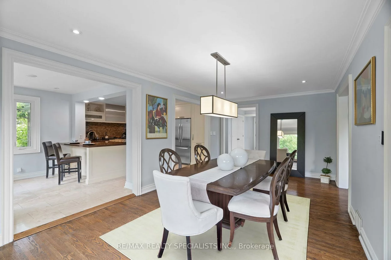 42, Heathview, Bayview Village, Toronto