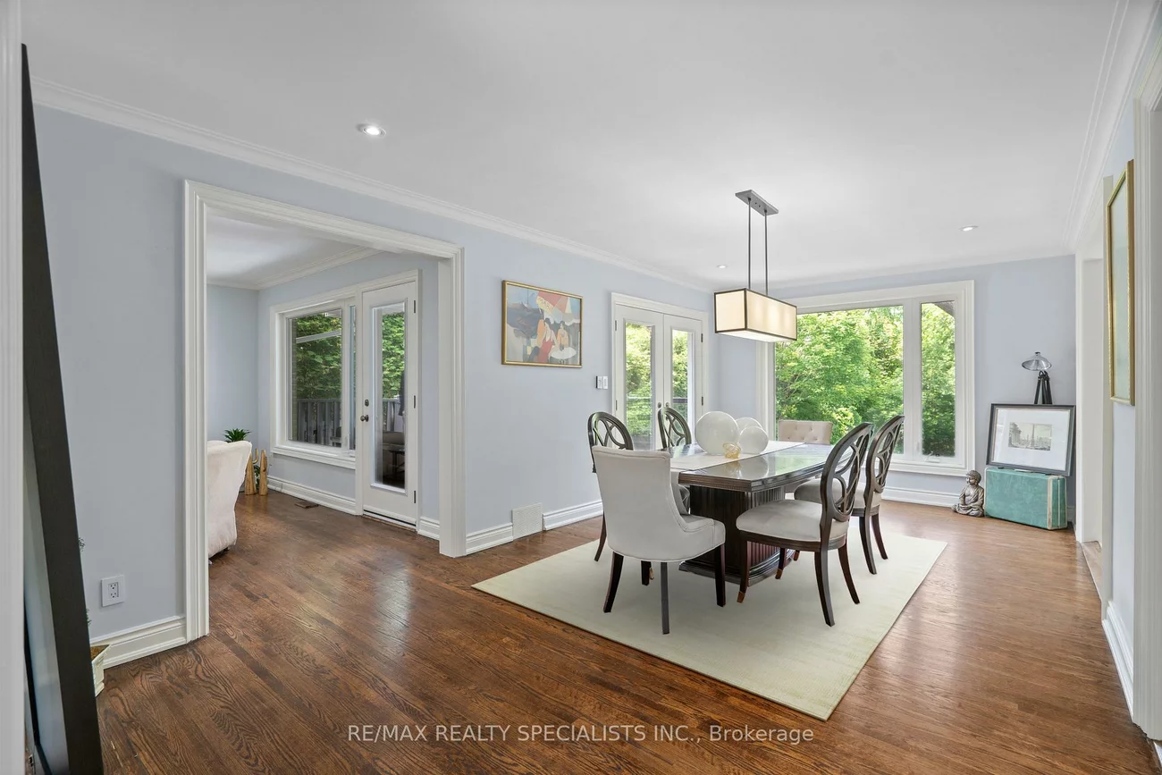42, Heathview, Bayview Village, Toronto