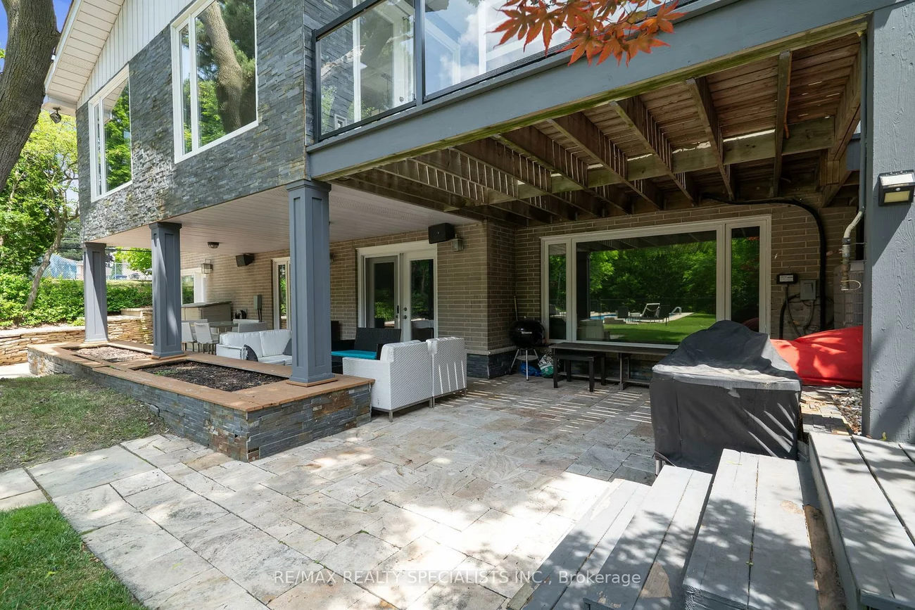 42, Heathview, Bayview Village, Toronto