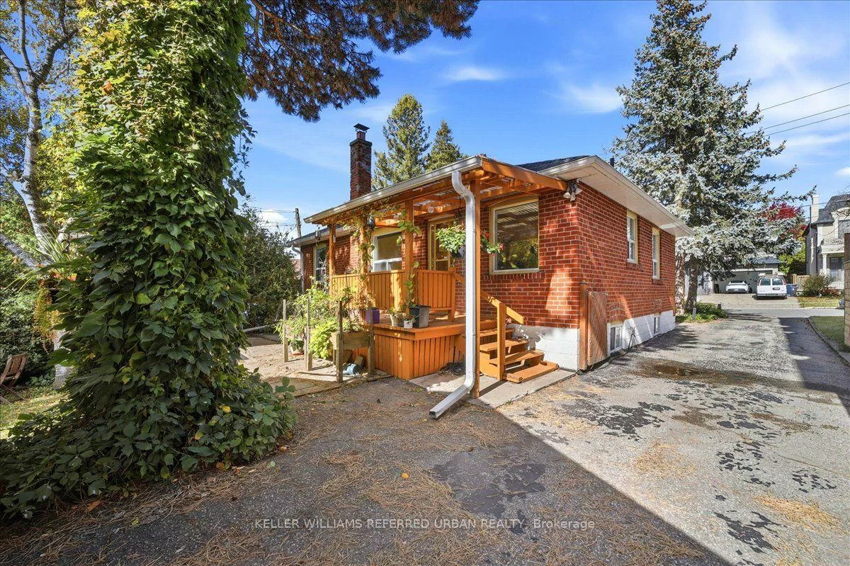 241, Churchill, Willowdale West, Toronto