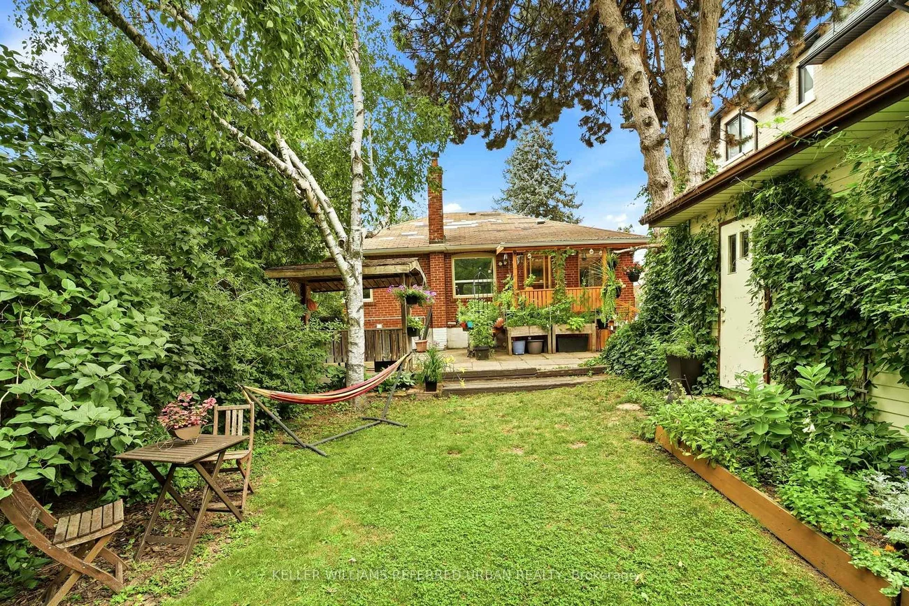 241, Churchill, Willowdale West, Toronto