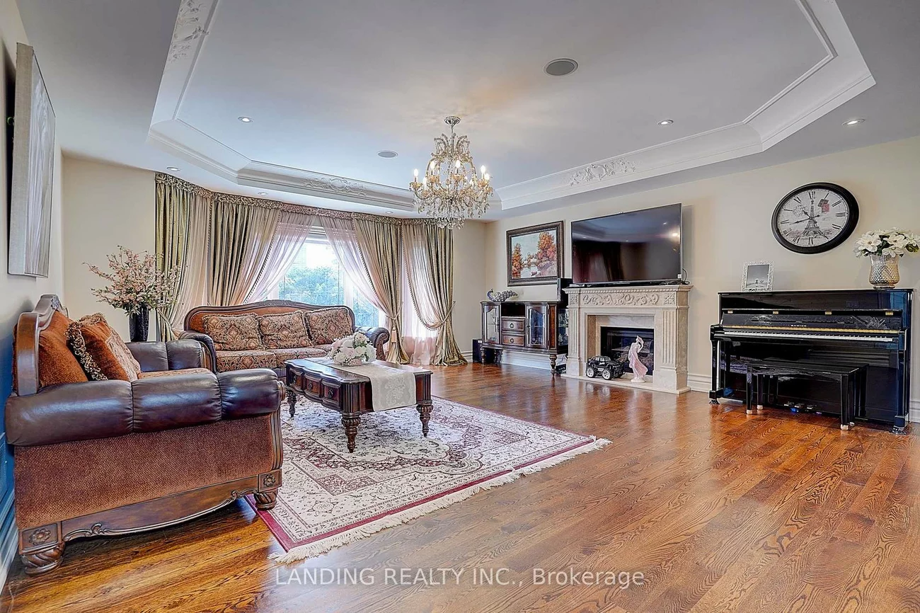 24, Abbotsford, Willowdale West, Toronto