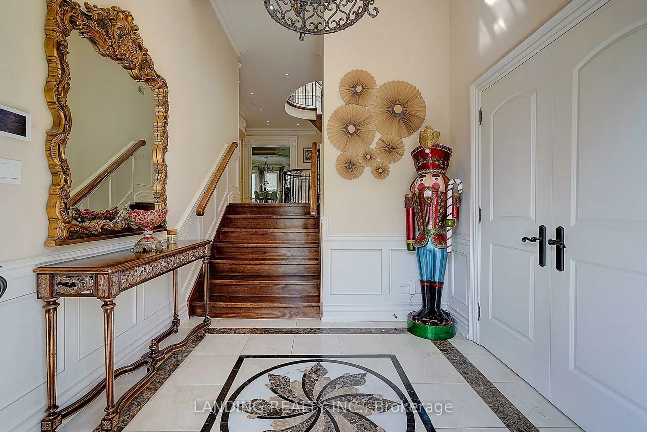 24, Abbotsford, Willowdale West, Toronto