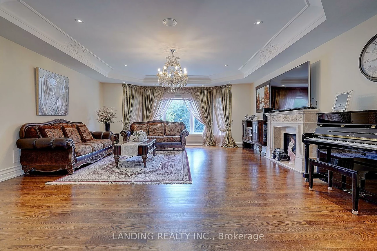 24, Abbotsford, Willowdale West, Toronto