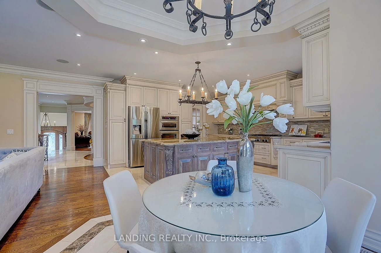 24, Abbotsford, Willowdale West, Toronto