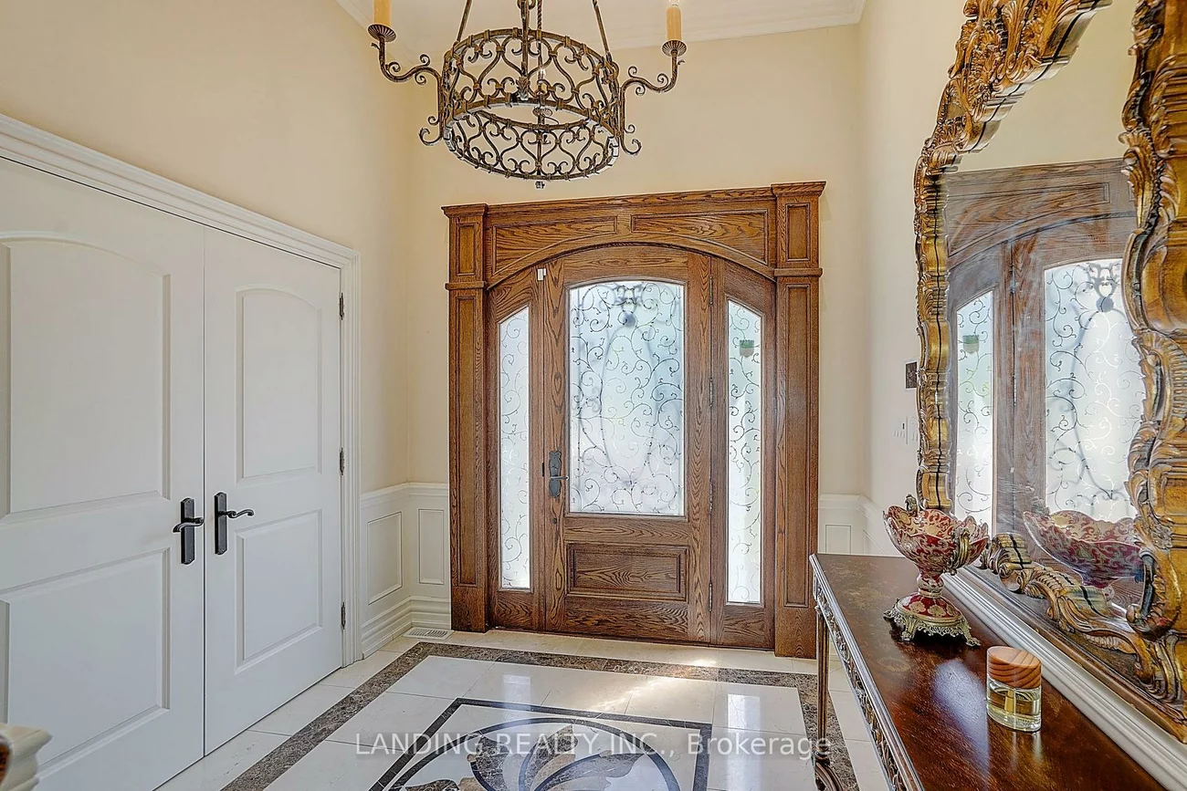 24, Abbotsford, Willowdale West, Toronto
