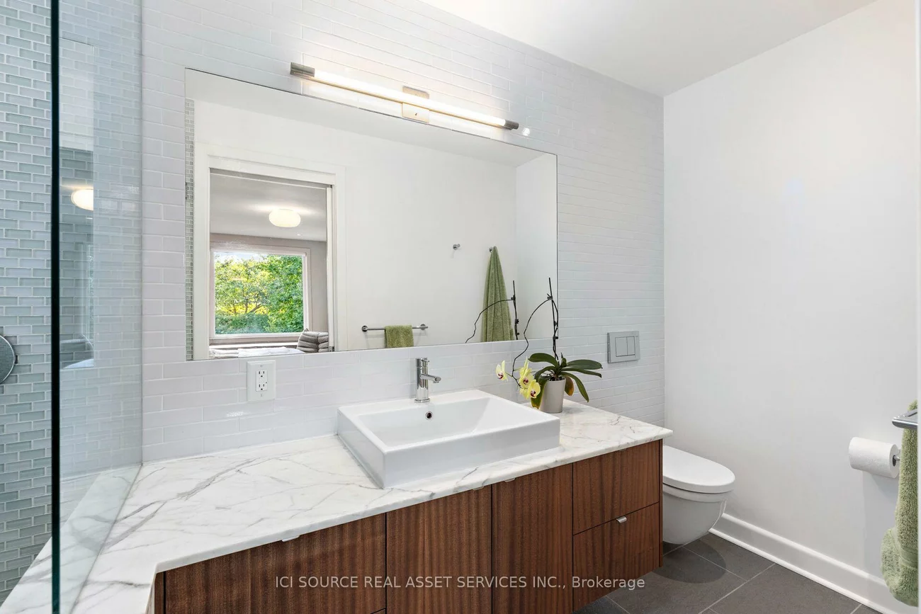 10, Red Oaks, Leaside, Toronto
