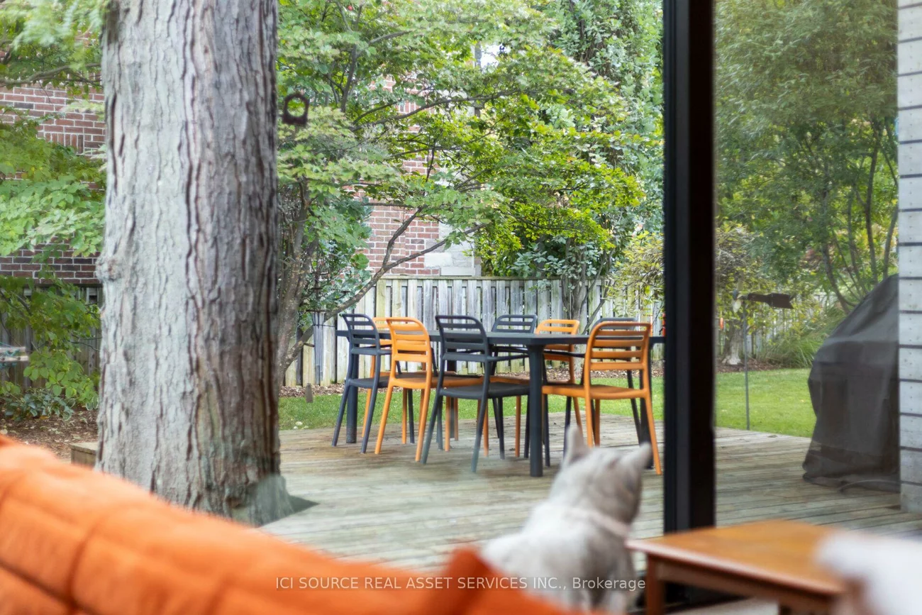 10, Red Oaks, Leaside, Toronto