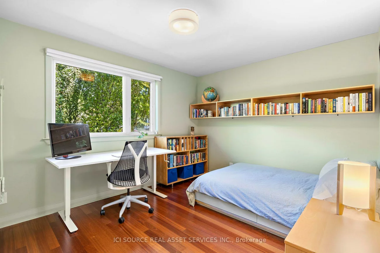 10, Red Oaks, Leaside, Toronto