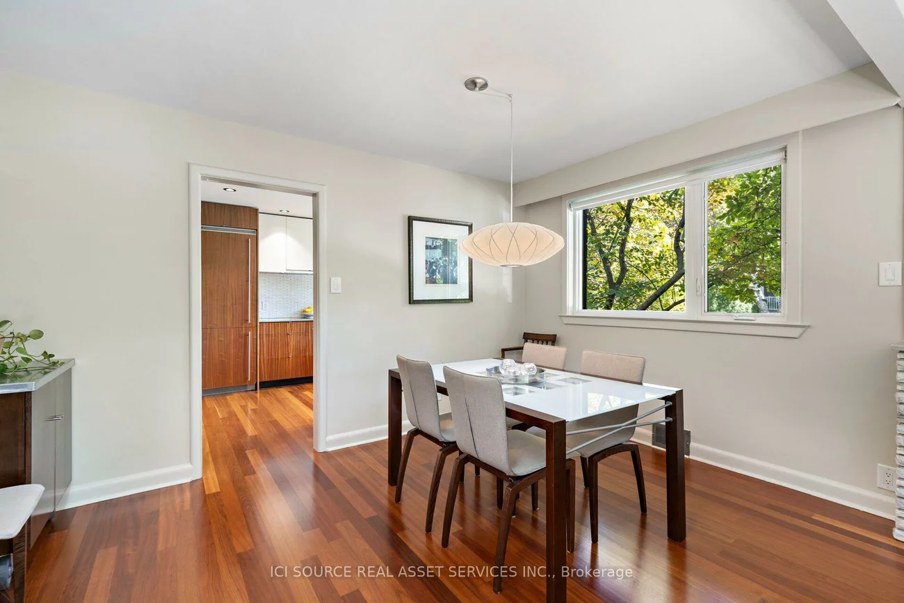 10, Red Oaks, Leaside, Toronto