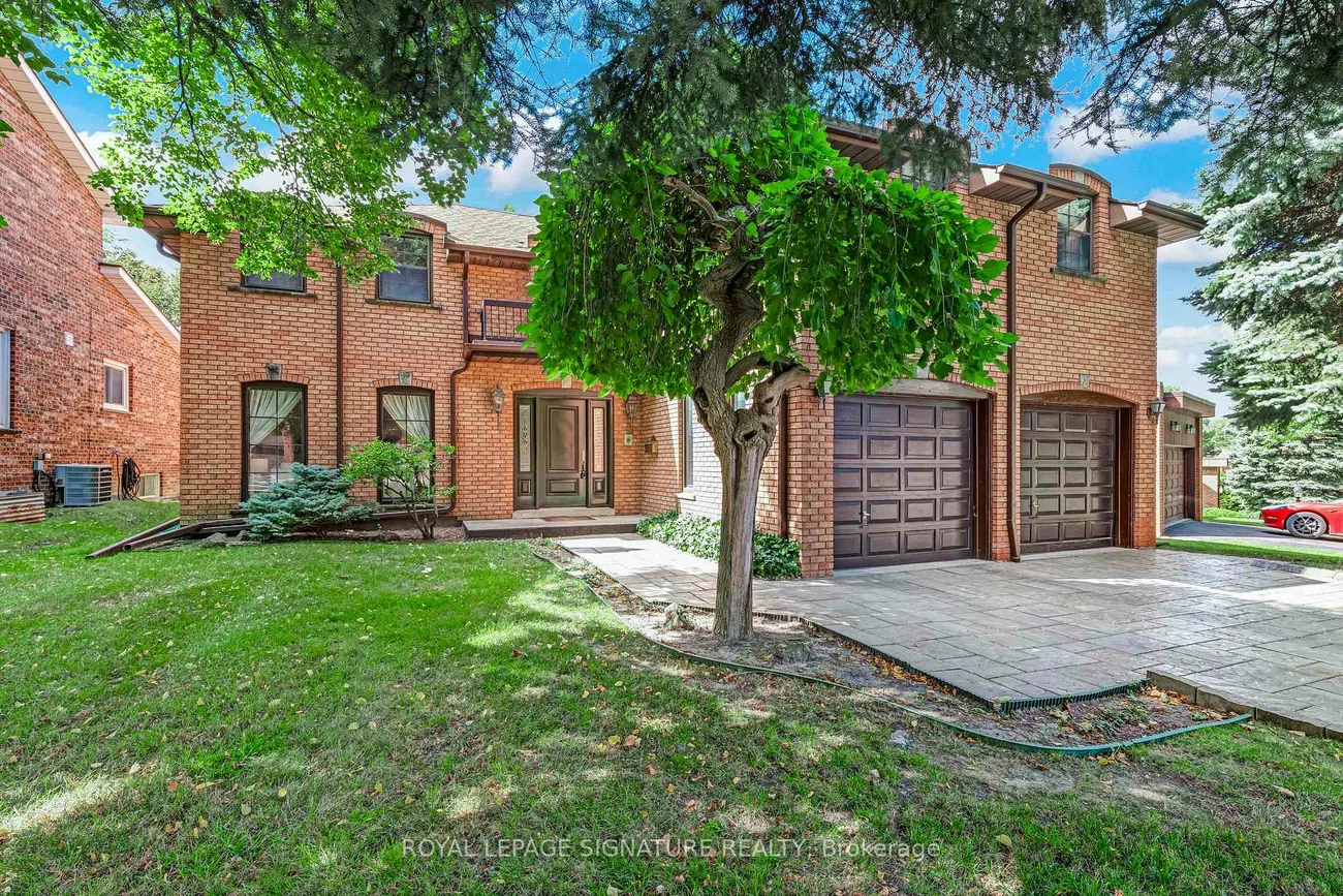 54, Ambrose, Bayview Village, Toronto