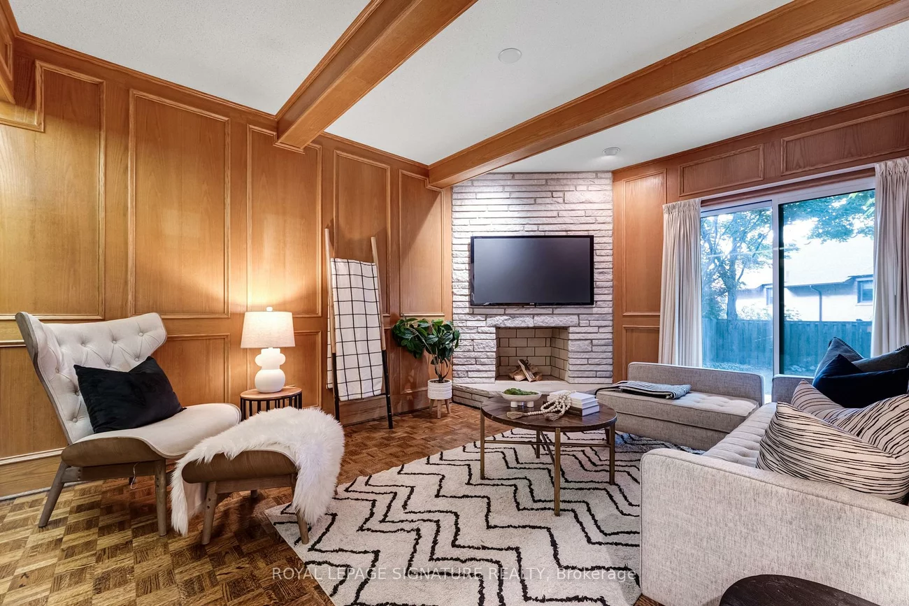54, Ambrose, Bayview Village, Toronto