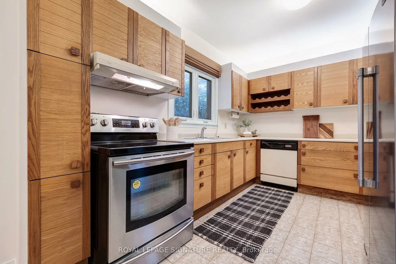 54, Ambrose, Bayview Village, Toronto