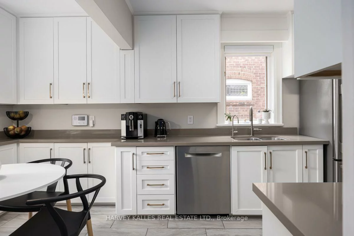 110, Chatsworth, Lawrence Park South, Toronto