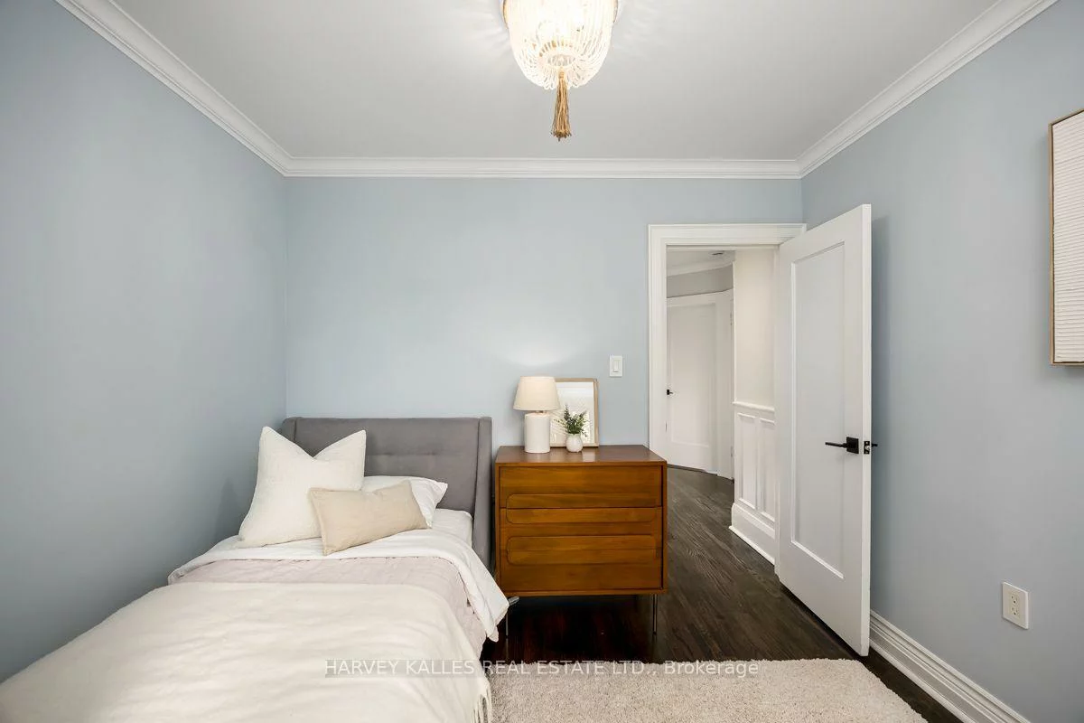 110, Chatsworth, Lawrence Park South, Toronto