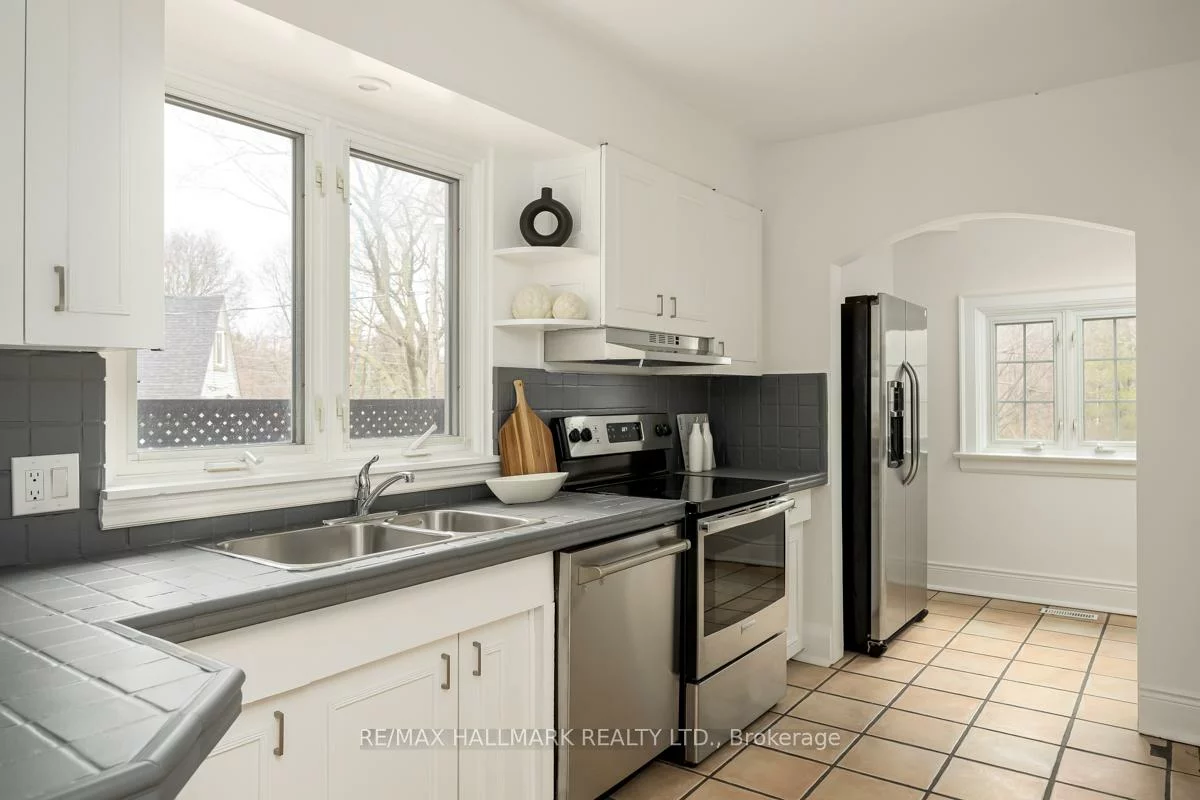 167, Welland, Rosedale-Moore Park, Toronto