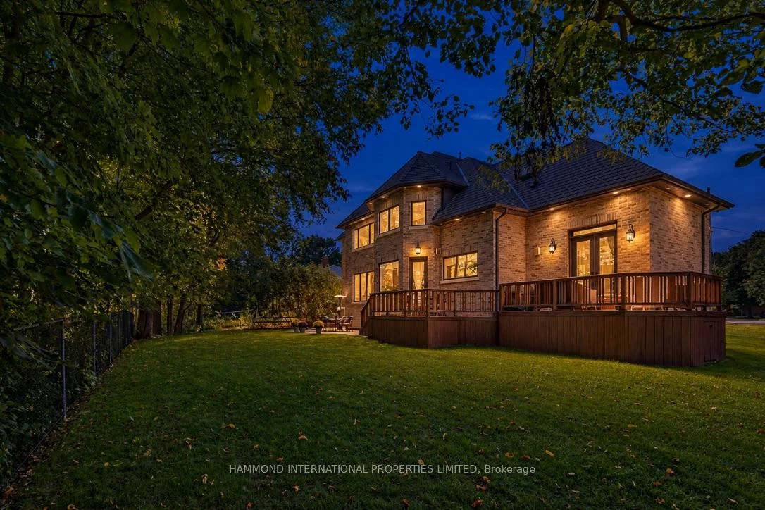 25, Sifton, Bayview Village, Toronto